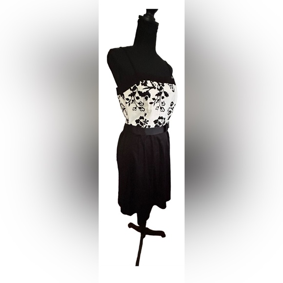 🖤GORGEOUS JESSICA HOWARD DRESS! NEUTRAL BLACK & WHITE! STUNNING 🖤 - Picture 14 of 16